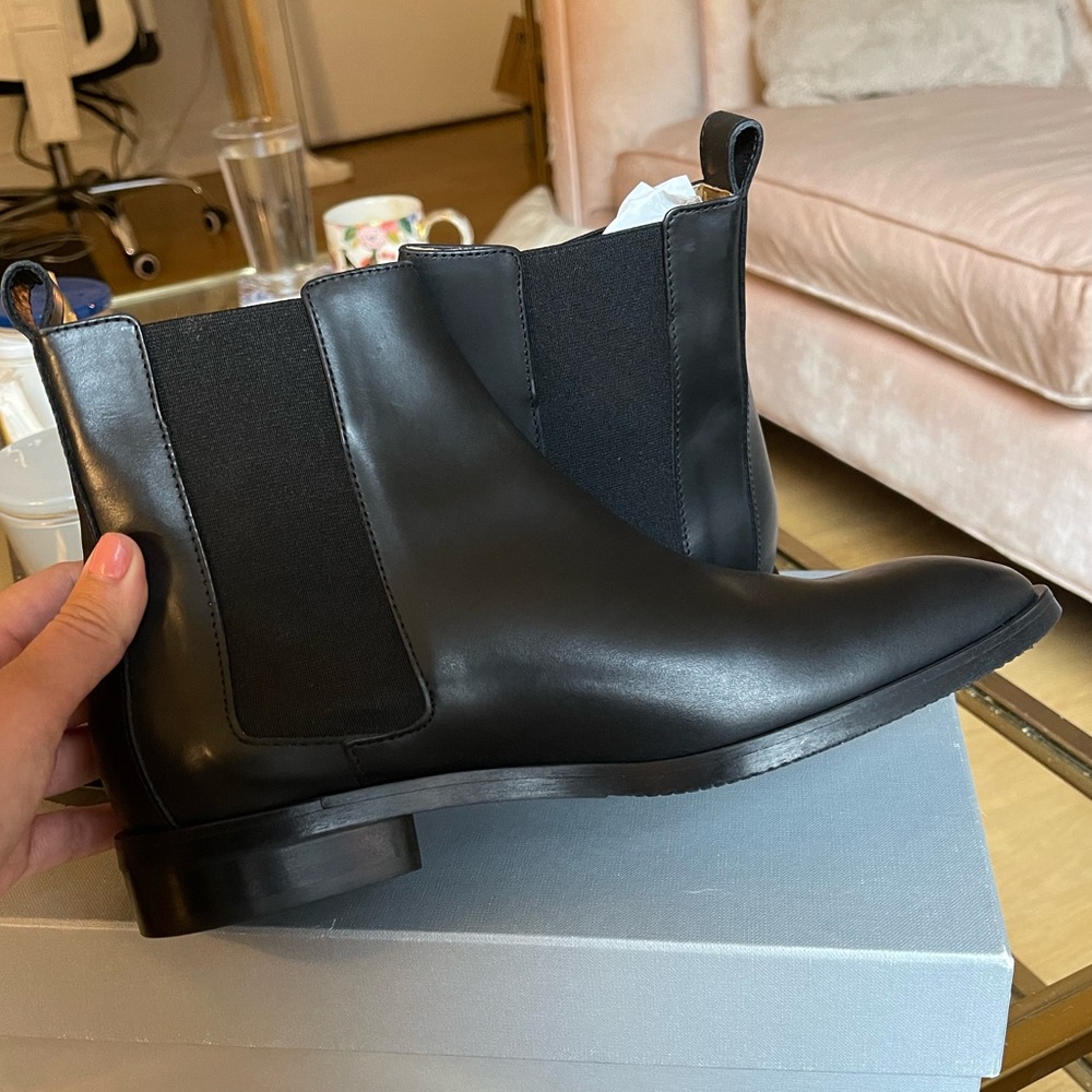 Everlane Chelsea Boots (brand new)